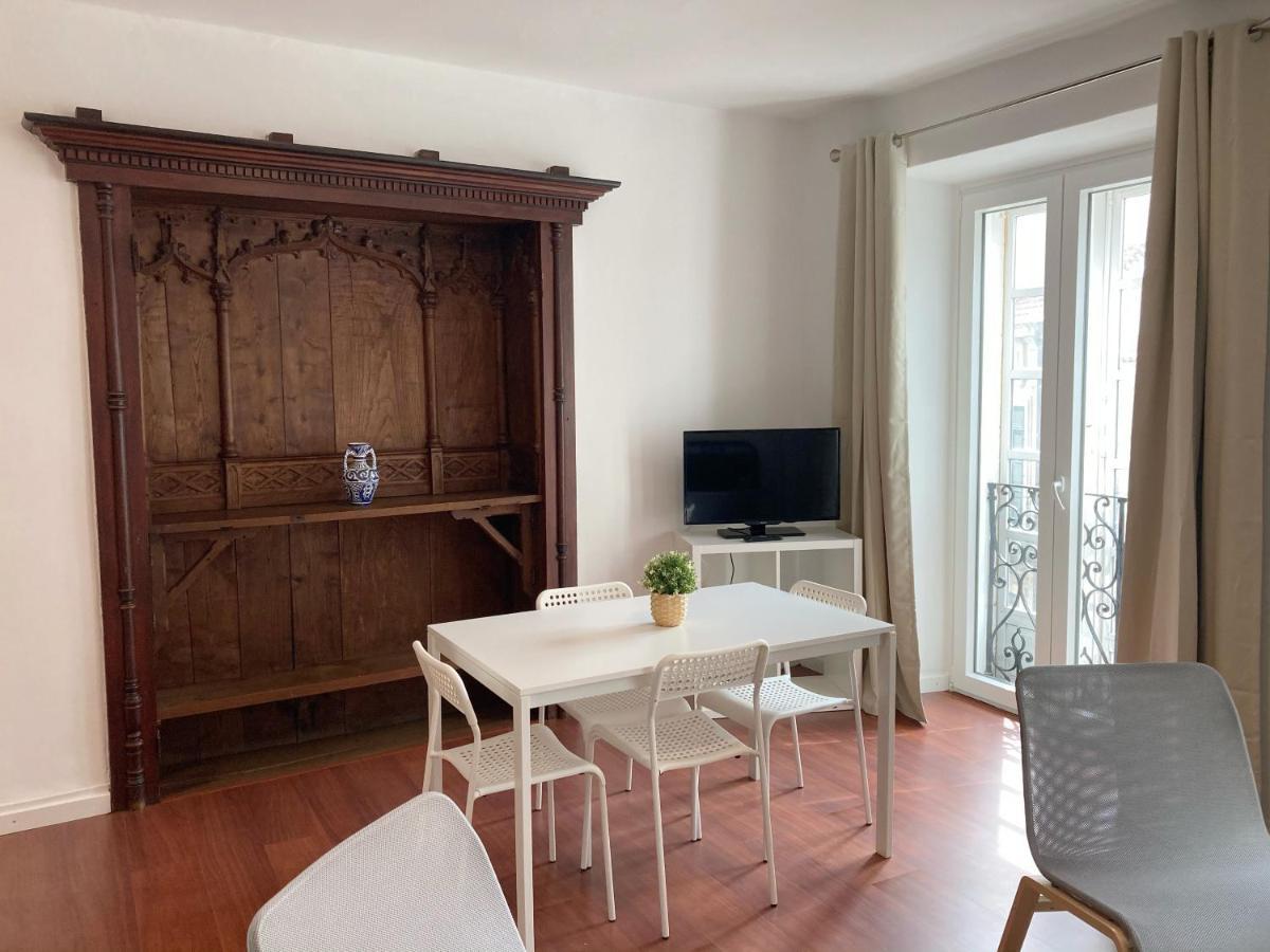 Apto. En Plaza De Cervantes Apartment ซานติอาโก เด กอมโปสเตลา ภายนอก รูปภาพ