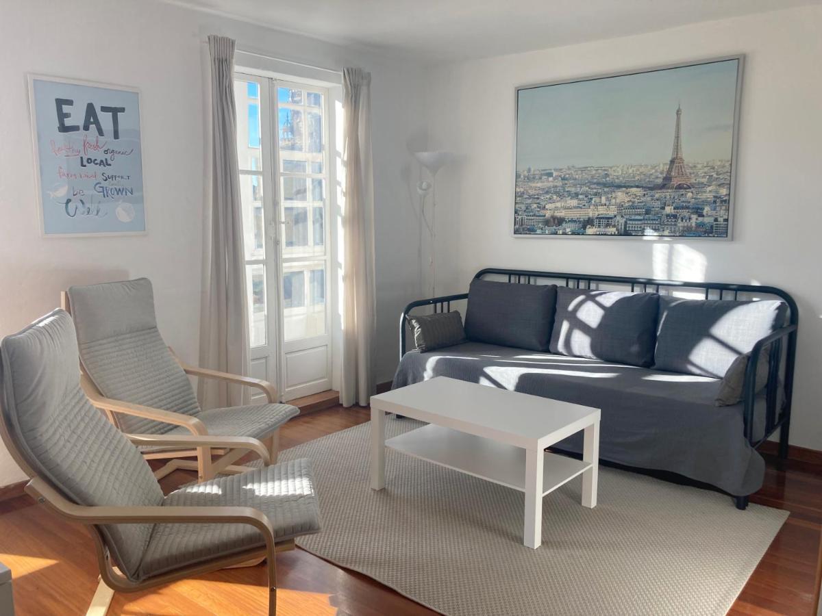Apto. En Plaza De Cervantes Apartment ซานติอาโก เด กอมโปสเตลา ภายนอก รูปภาพ