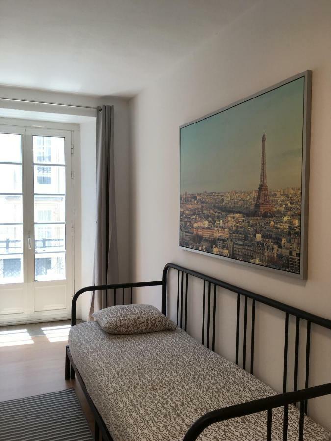 Apto. En Plaza De Cervantes Apartment ซานติอาโก เด กอมโปสเตลา ภายนอก รูปภาพ