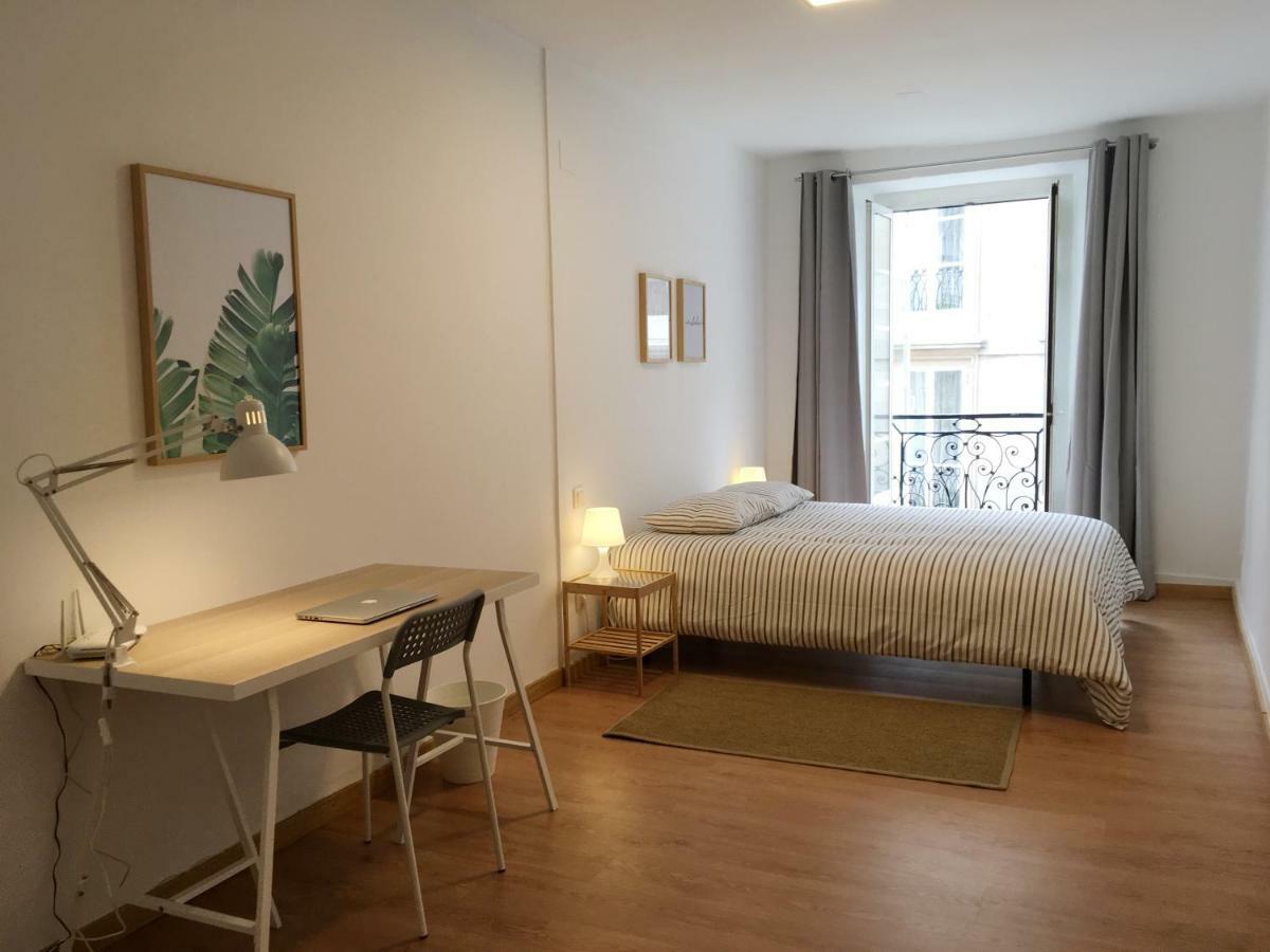 Apto. En Plaza De Cervantes Apartment ซานติอาโก เด กอมโปสเตลา ภายนอก รูปภาพ