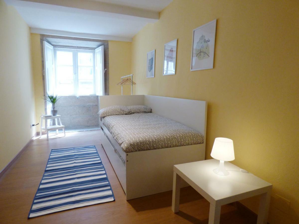 Apto. En Plaza De Cervantes Apartment ซานติอาโก เด กอมโปสเตลา ภายนอก รูปภาพ