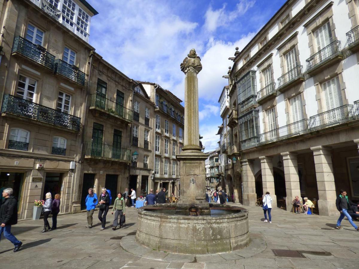 Apto. En Plaza De Cervantes Apartment ซานติอาโก เด กอมโปสเตลา ภายนอก รูปภาพ