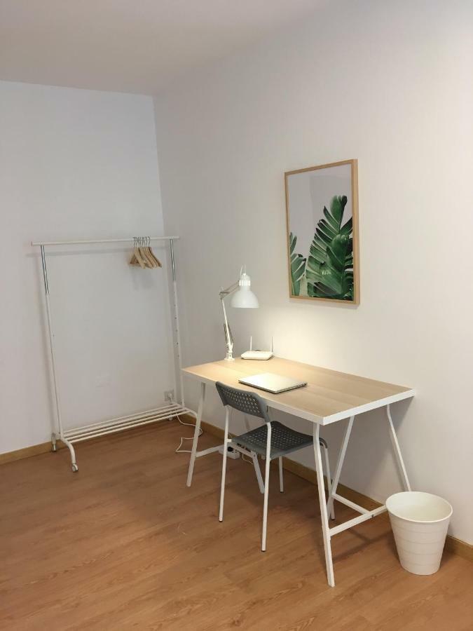 Apto. En Plaza De Cervantes Apartment ซานติอาโก เด กอมโปสเตลา ภายนอก รูปภาพ