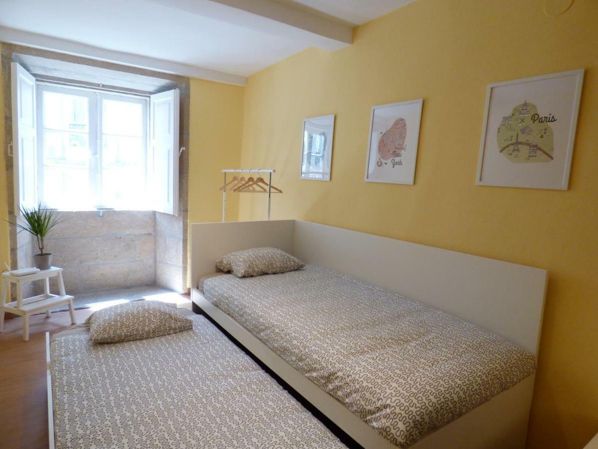 Apto. En Plaza De Cervantes Apartment ซานติอาโก เด กอมโปสเตลา ภายนอก รูปภาพ
