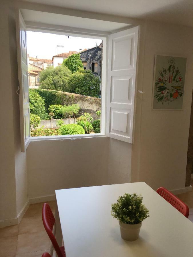 Apto. En Plaza De Cervantes Apartment ซานติอาโก เด กอมโปสเตลา ภายนอก รูปภาพ