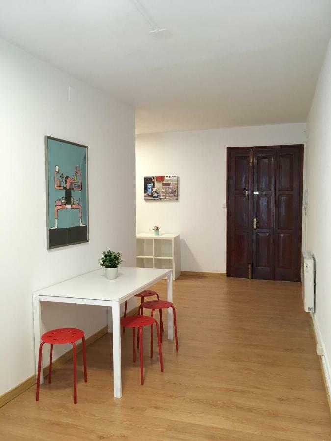 Apto. En Plaza De Cervantes Apartment ซานติอาโก เด กอมโปสเตลา ภายนอก รูปภาพ