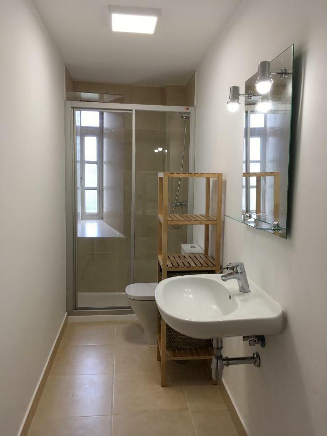 Apto. En Plaza De Cervantes Apartment ซานติอาโก เด กอมโปสเตลา ภายนอก รูปภาพ